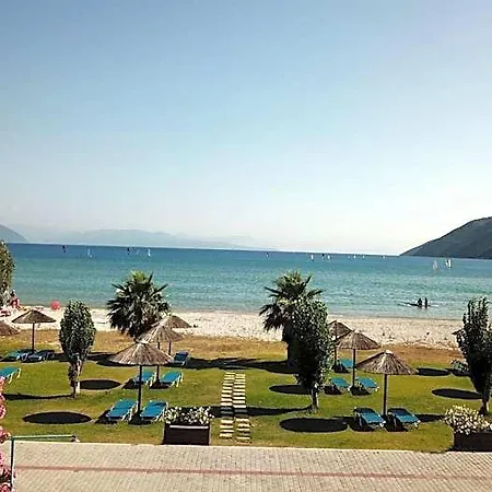Surf Ξενοδοχείο 2*