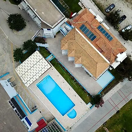 Ξενοδοχείο Surf 2*